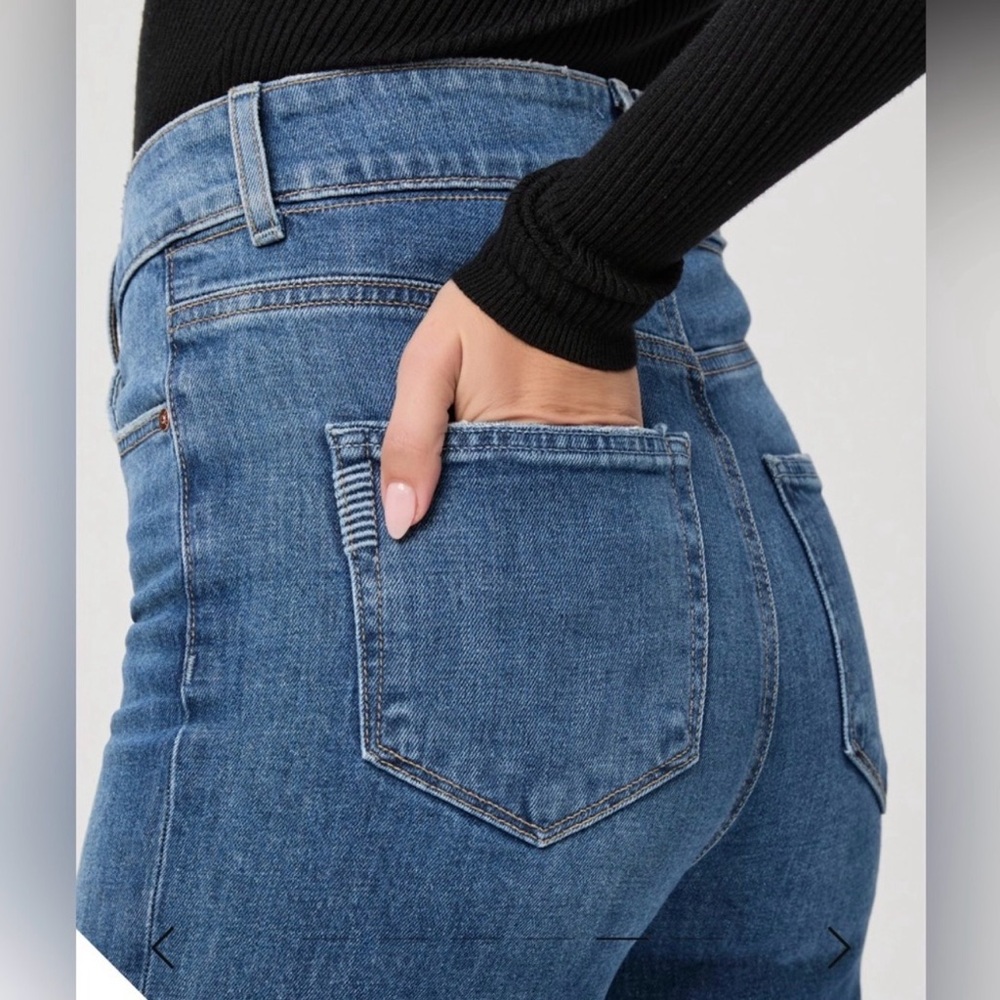 PAIGE SASHA Size: 26 NWOT
Color: Stefania Distressed
  Inseam: 32" - Picture 6 of 11